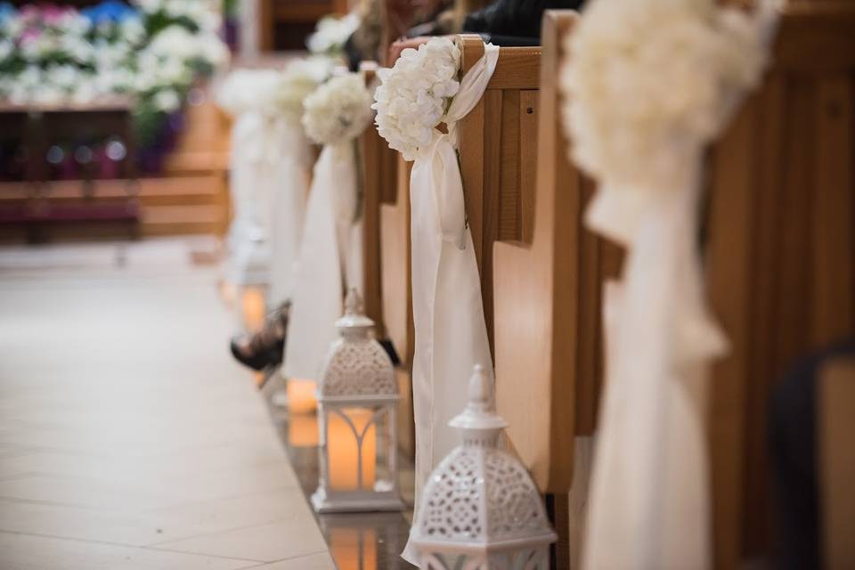 White lanterns for ceremony