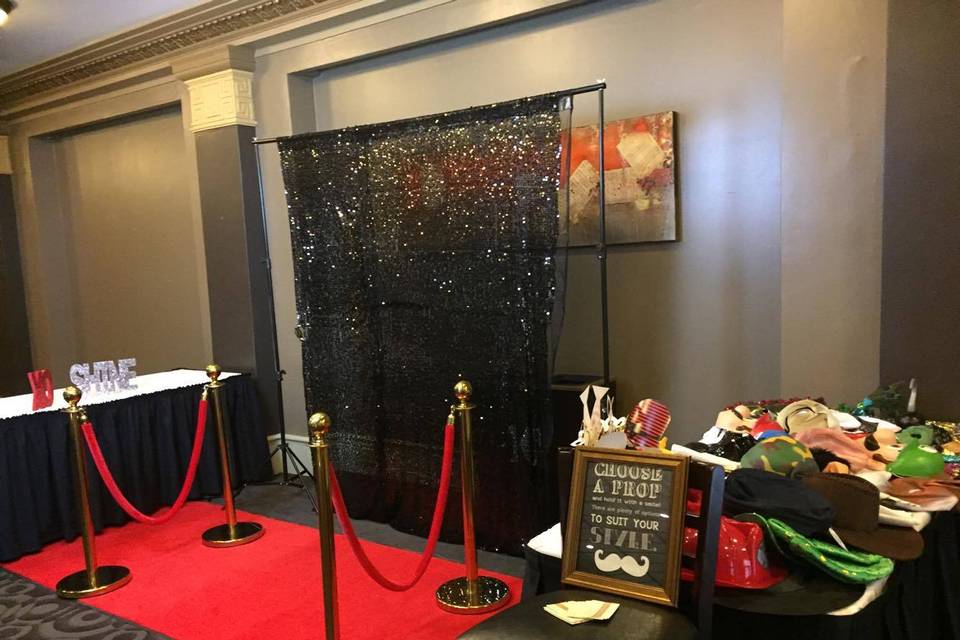 Red carpet & stanchions