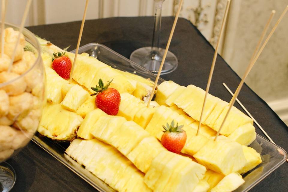 Fondue Pineapples