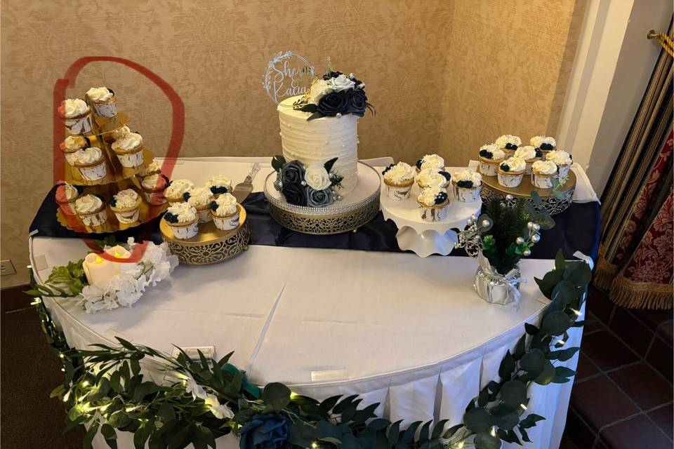 One tier wedding cake & cupcak