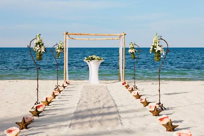 Romance in Playa Mujeres