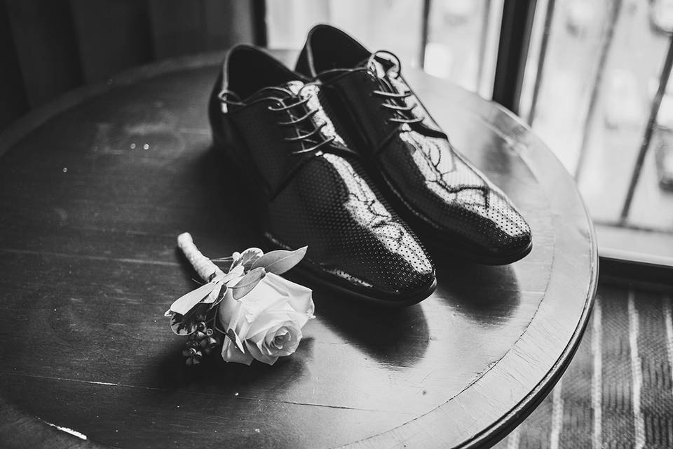 Groom shoes black white
