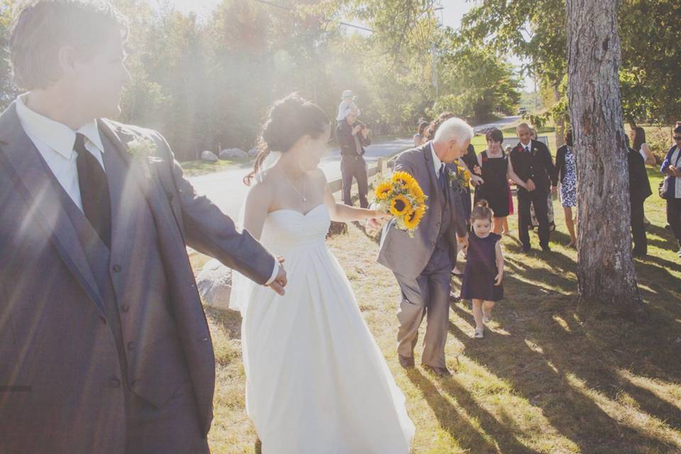 Forest sun kiss bride groom