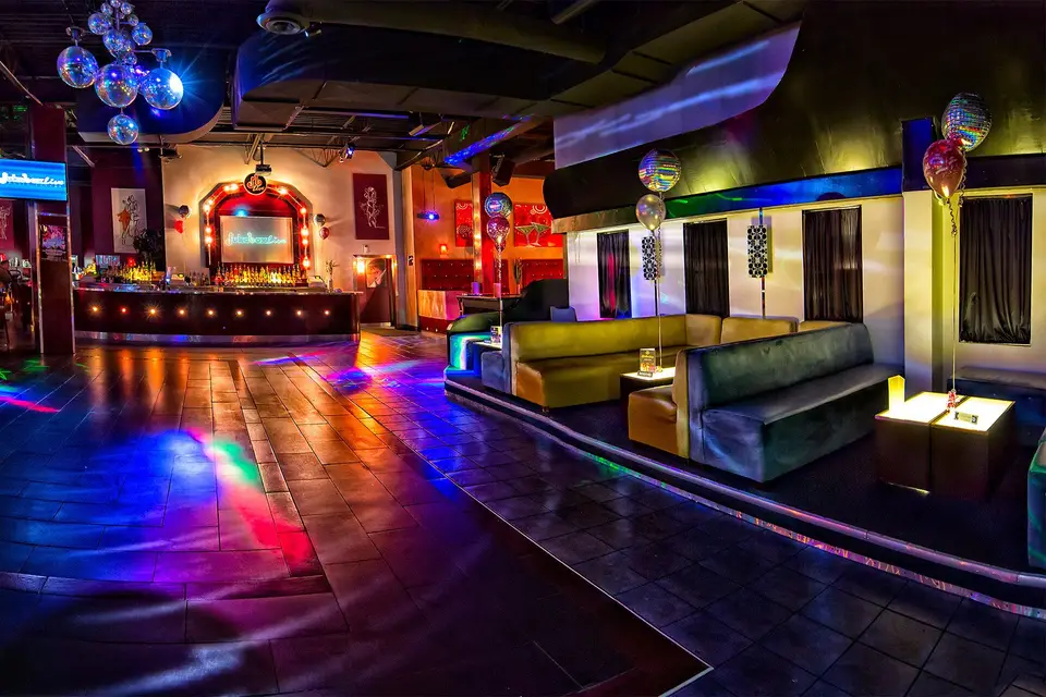 MooMoo Nightclub Derby - Fantastic 3 Room Venue