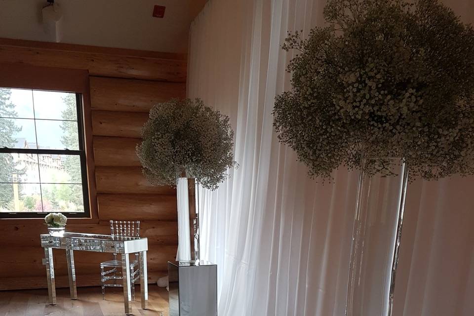 Baby's Breath Canmore Wedding