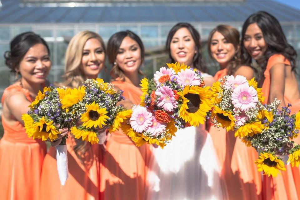 Bright Sunflowers Bouquets