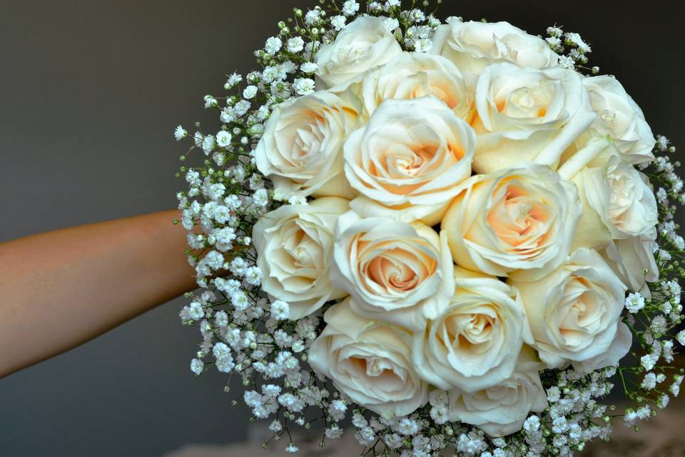 Classic Rose and Baby's Breath