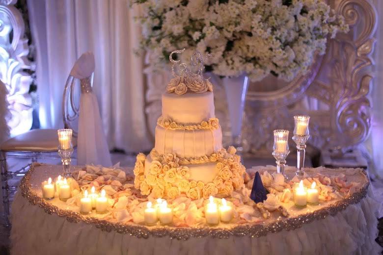 Cake table