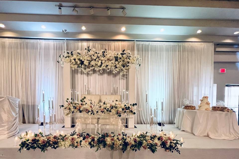 Beautiful Head Table