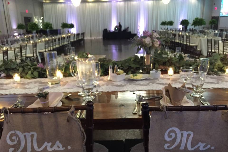 Harvest head table