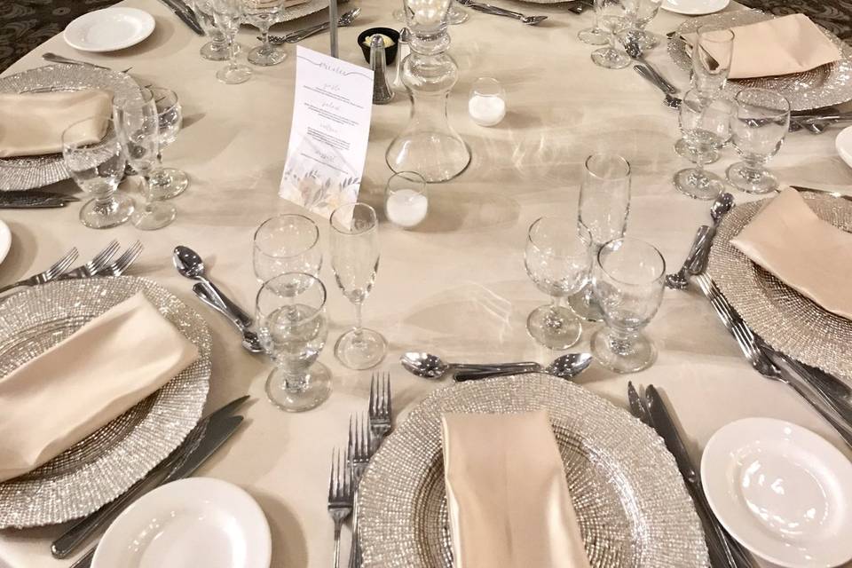 Guest table setting