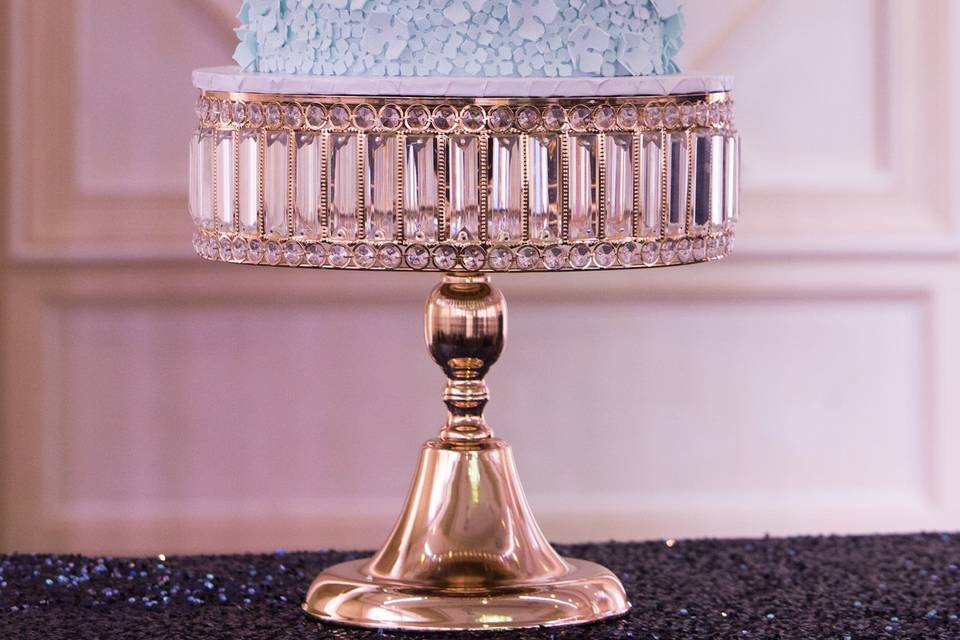 Elegant cake tables