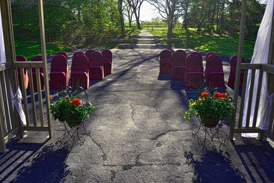 Sycamore Court & Pergola