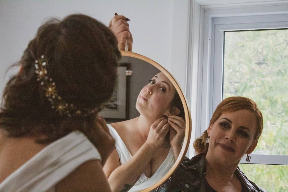 Bride gets ready documentary.