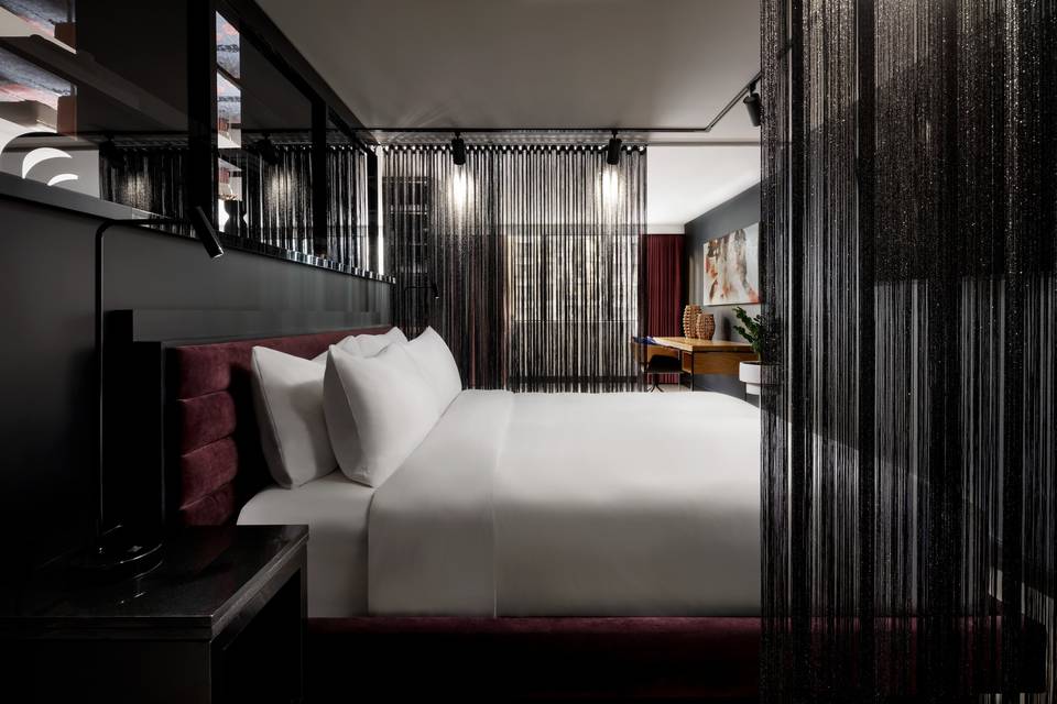 Penthouse Suite II by Curves