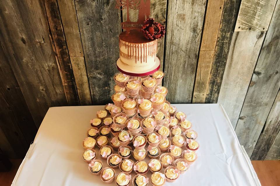 Rustic cake, cupcake tower