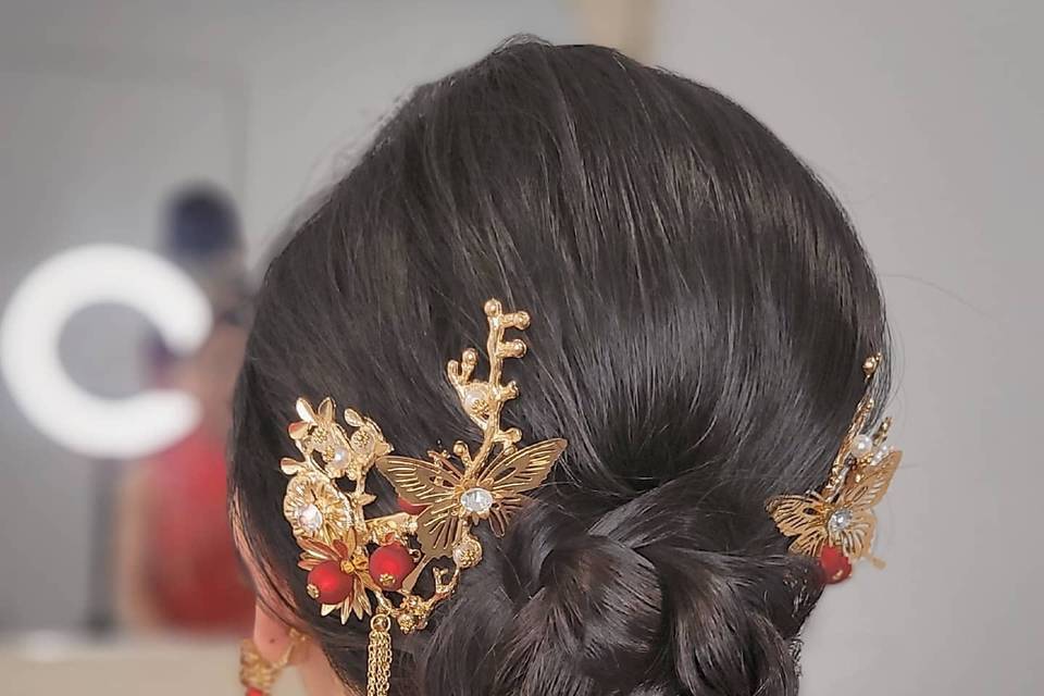 Traditional hairdo