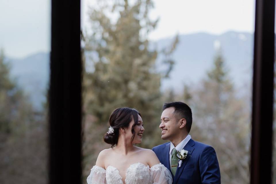 Outdoor wedding moment