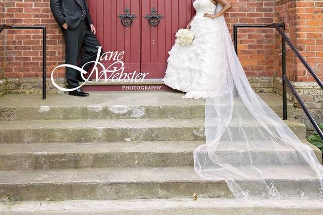 Oakville, Ontario bride and groom