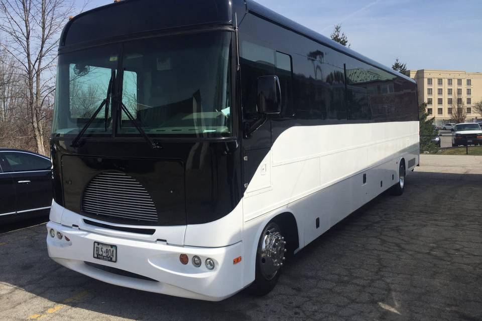 32 passenger limo Bus