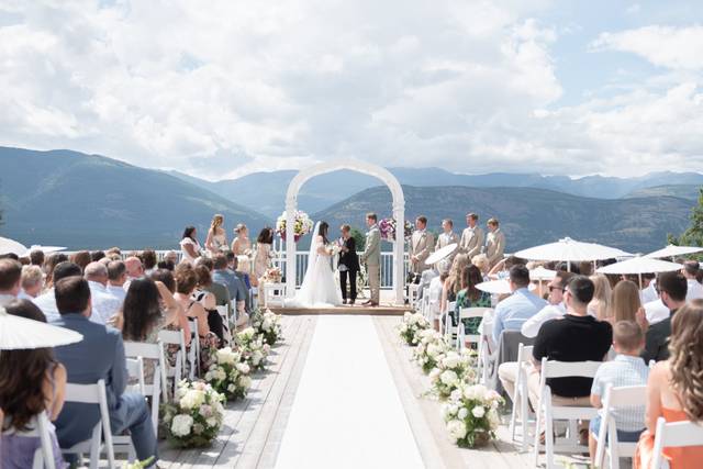 The stillness between vows