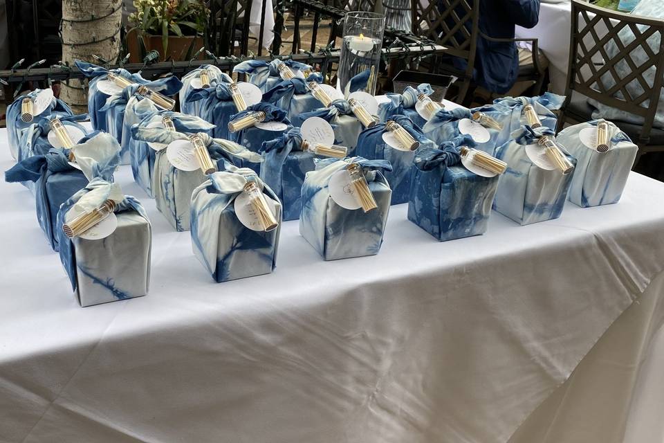 Gift favours stations