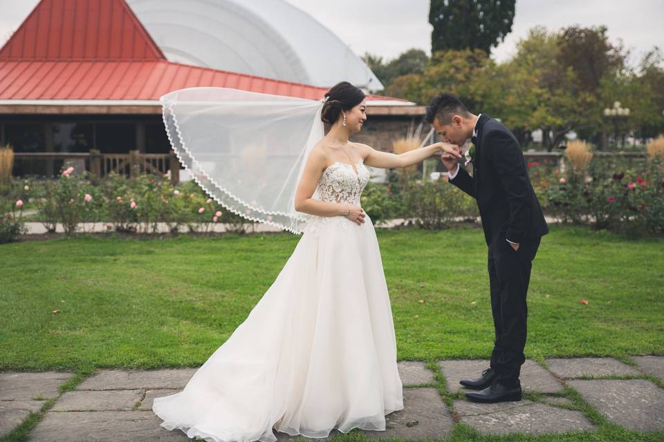 Floating veil