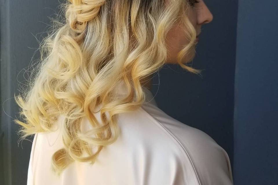 Wavy curls