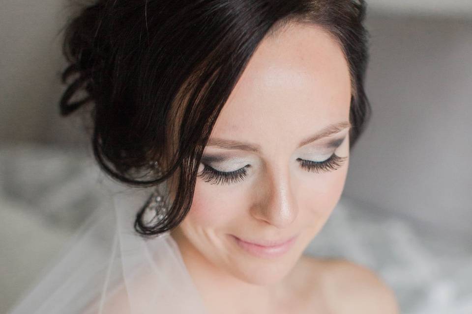 Bridal mobile makeup and hair