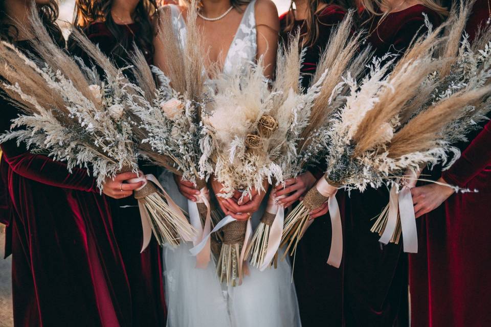 Dried floral bouquets