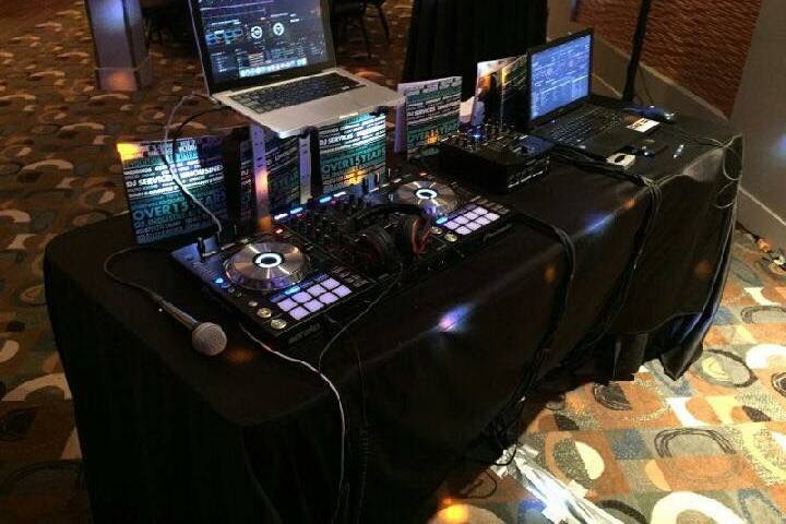 DJ set up