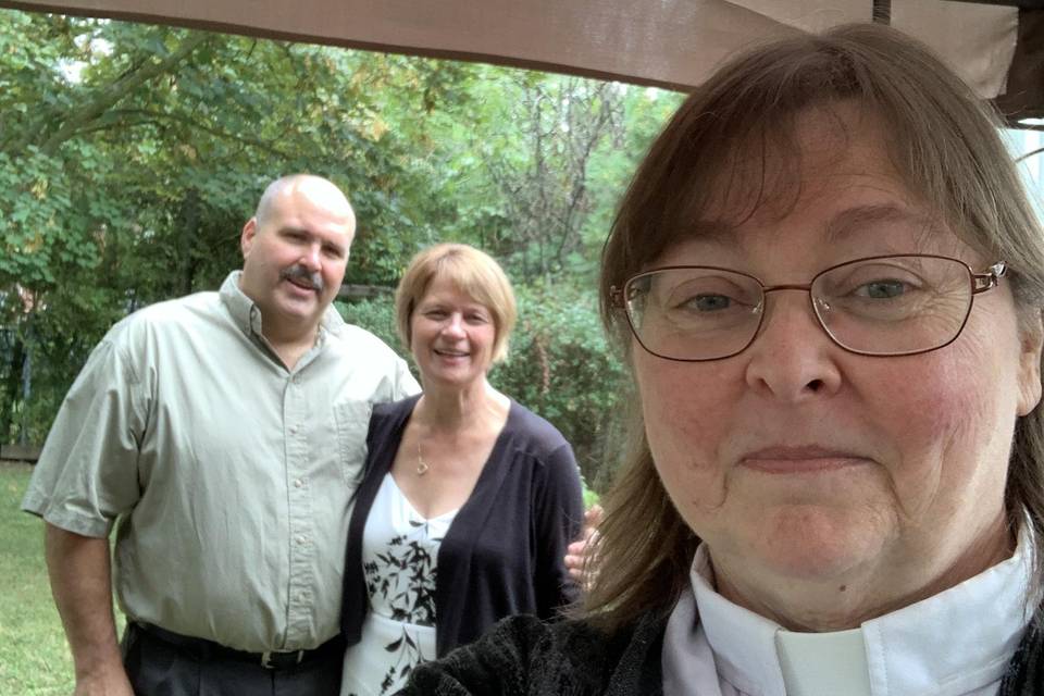 Rev. Deb Weddings + Sweetheart Chapel Niagara