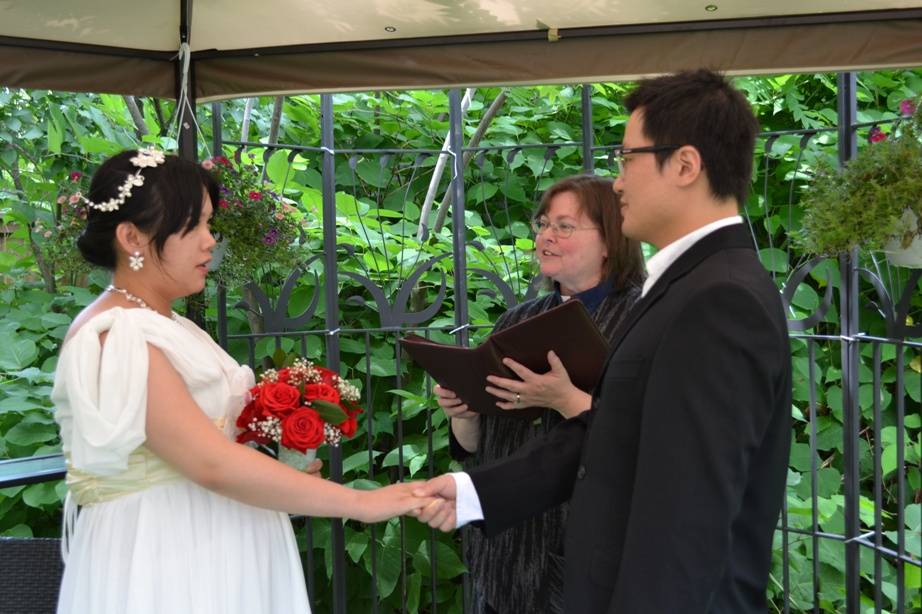 Rev. Deb Weddings + Sweetheart Chapel Niagara