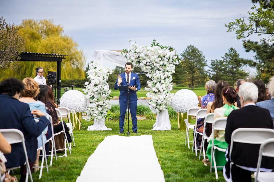 Outdoor spring wedding