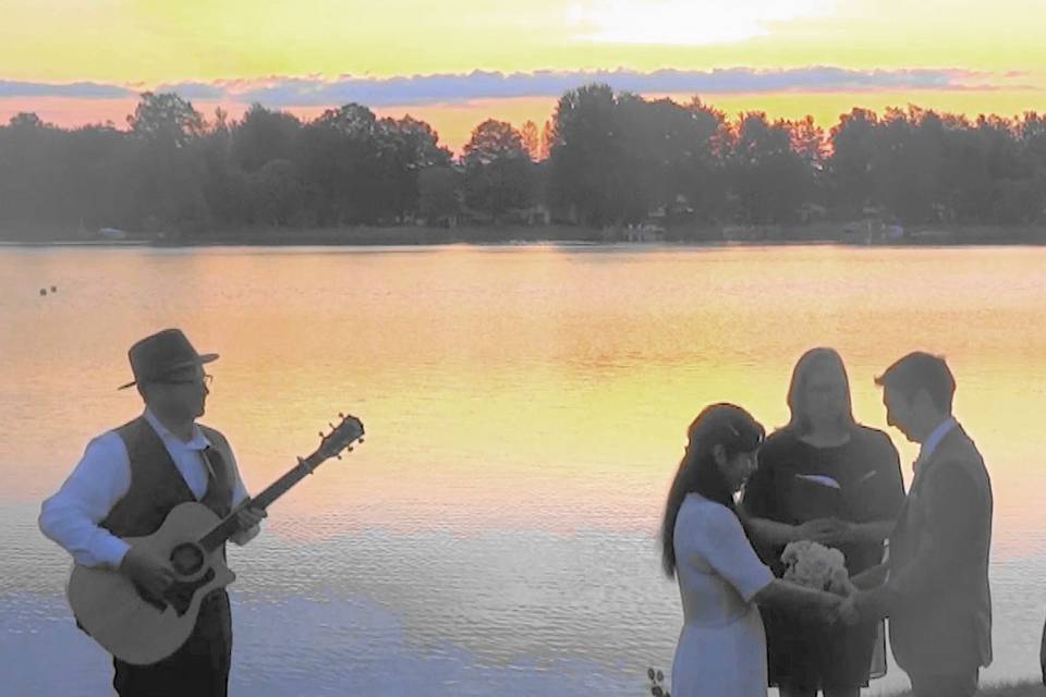 Intimate sunrise ceremony