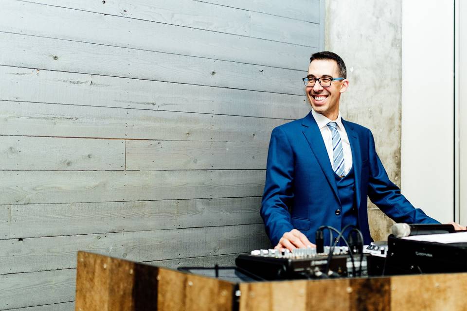 Montreal Wedding MC DJ