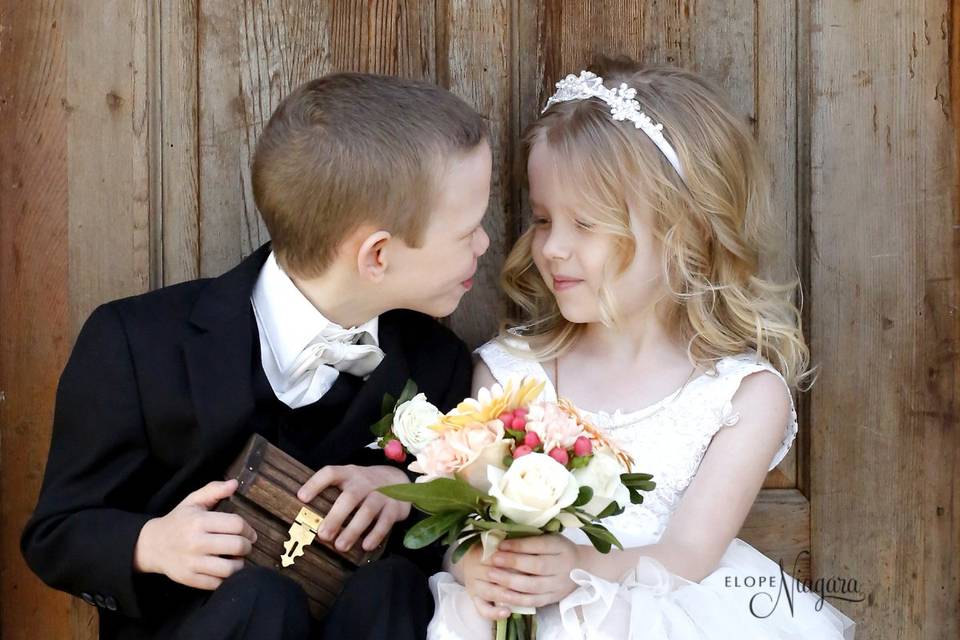 Elope Niagara's Little Log Wedding Chapel