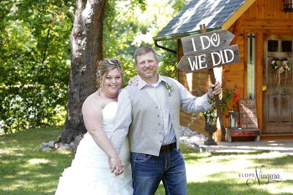 Elope Niagara's Little Log Wedding Chapel