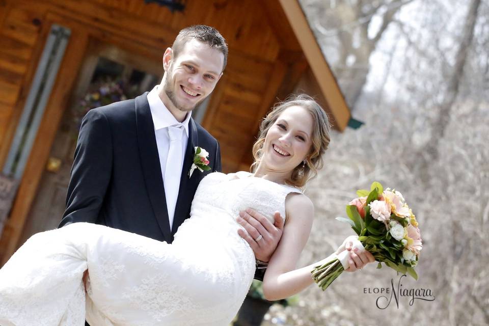 Elope Niagara's Little Log Wedding Chapel