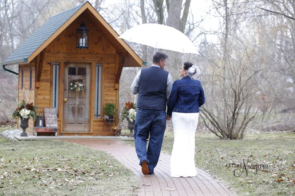 Elope Niagara's Little Log Wedding Chapel