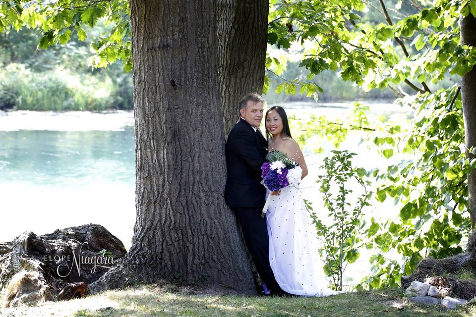 Winter wedding fun in Niagara