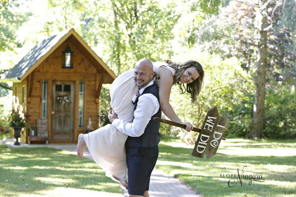 Elope Niagara's Little Log Wedding Chapel