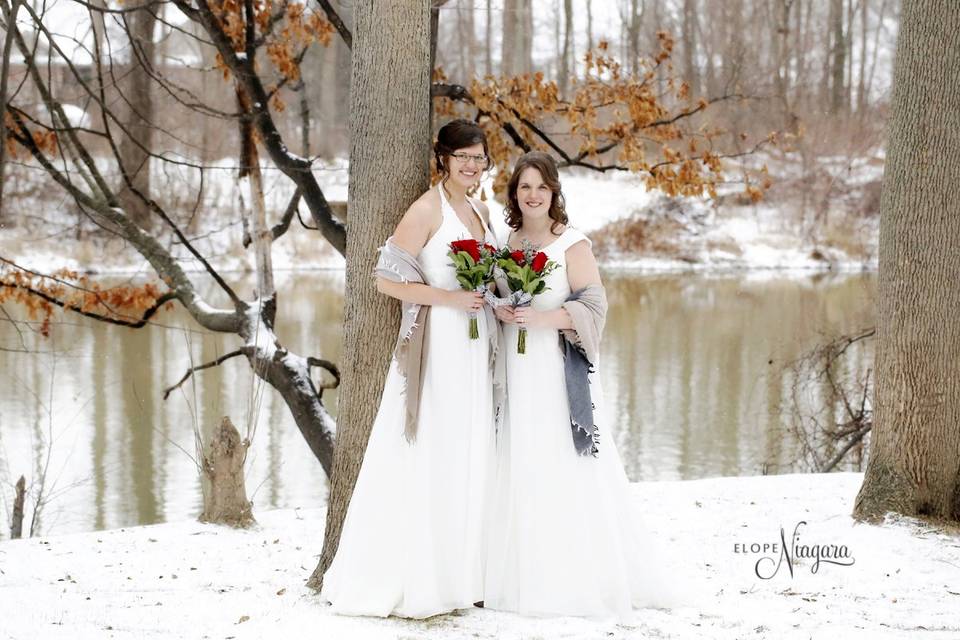 Elope Niagara's Little Log Wedding Chapel