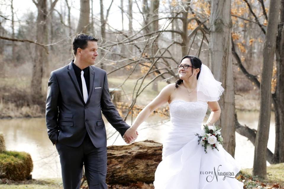 Elope Niagara's Little Log Wedding Chapel