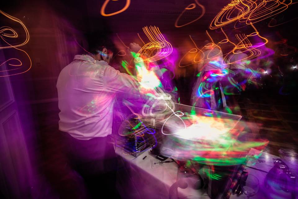 White Glow DJ Table