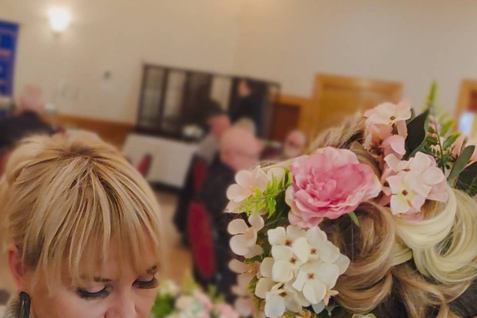 Mobile Makeup & Hairstyling