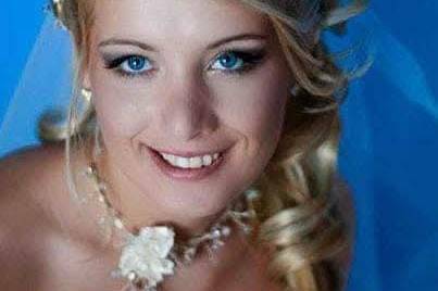 Mobile Makeup & Hairstyling