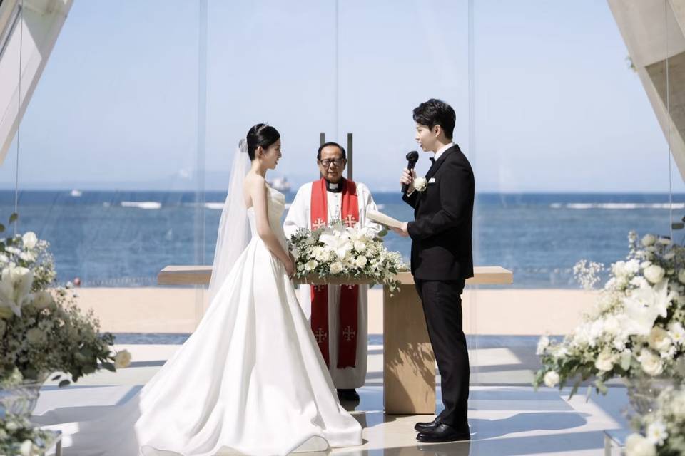 Sacred Vows in a Timeless Chap