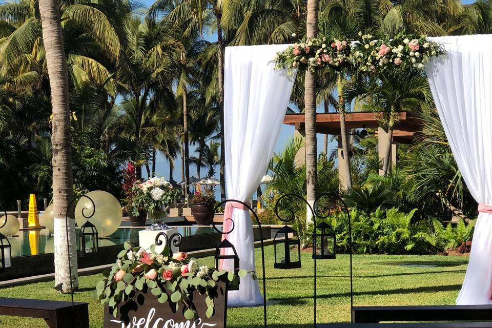 Garden Ceremony in Mexico