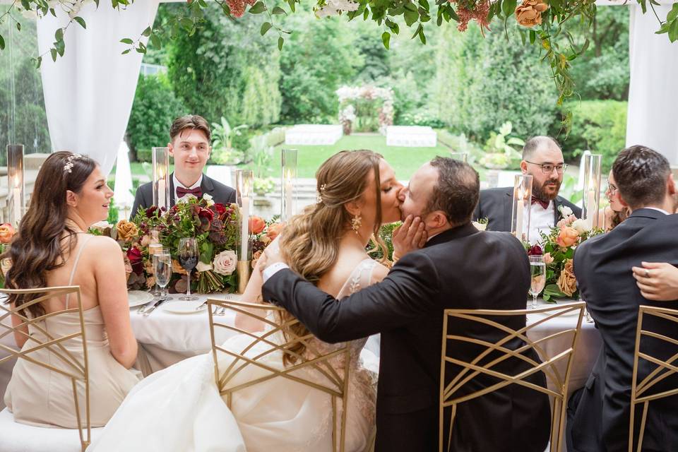 Bride & Groom Kiss